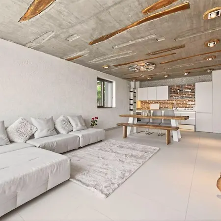 Design Lux Wisdom In Bamboo Garden,no Shoes Allowed Inside Варна