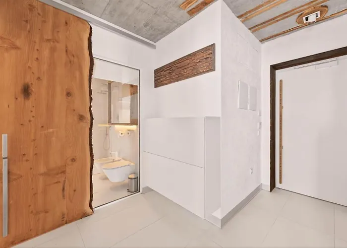 Design Lux Wisdom In Bamboo Garden,no Shoes Allowed Inside Варна