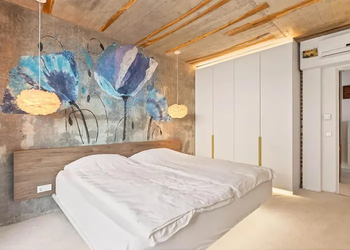 Design Lux Wisdom In Bamboo Garden,no Shoes Allowed Inside