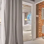 Design Lux Wisdom In Bamboo Garden,no Shoes Allowed Inside Apartment *