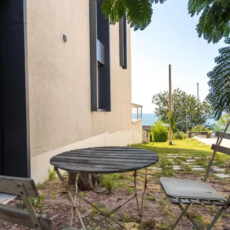 Apartment Bamboo Garden 