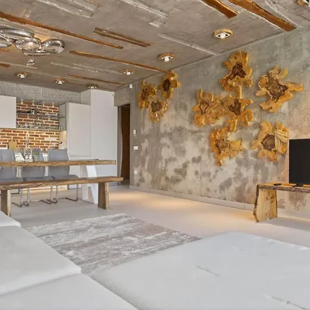 Apartment Design Lux Wisdom In Bamboo Garden,no Shoes Allowed Inside *