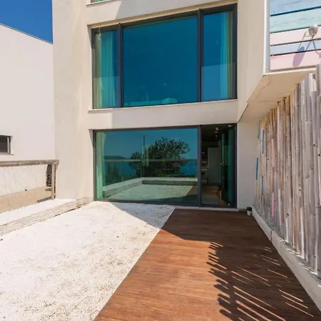 Design Lux Wisdom In Bamboo Garden,no Shoes Allowed Inside Apartment