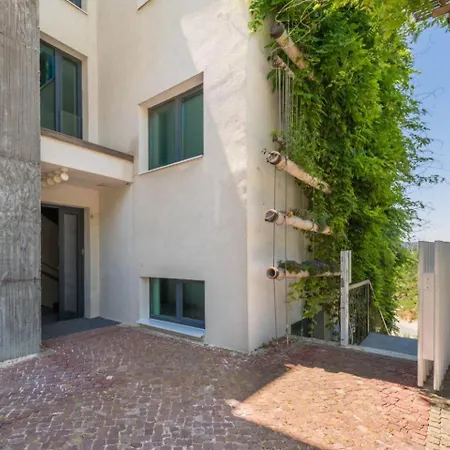 Apartment Bamboo Garden 
