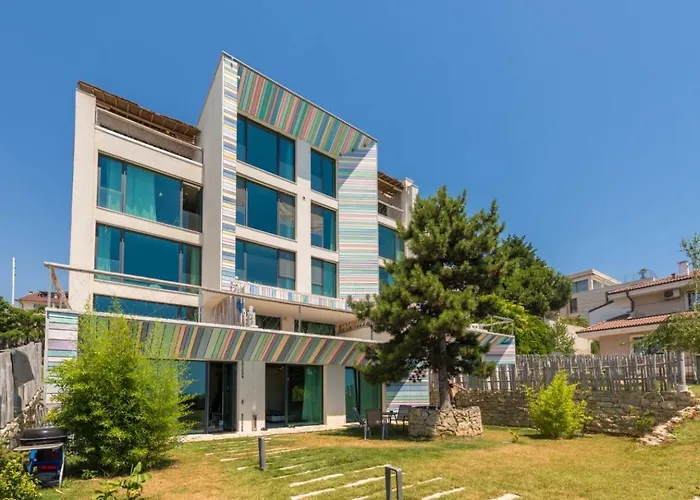 Design Lux Wisdom In Bamboo Garden,no Shoes Allowed Inside Apartment Varna