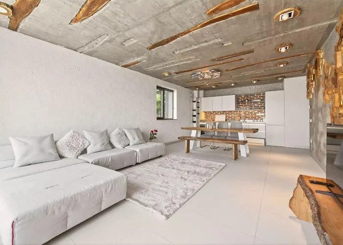 Design Lux Wisdom In Bamboo Garden,no Shoes Allowed Inside Varna